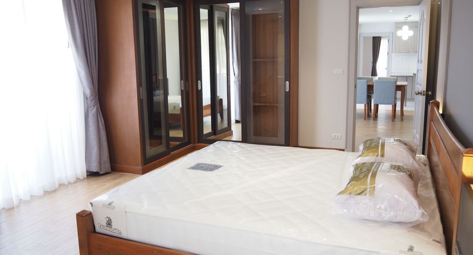 For rent 2 bedrooms condo in Pathum Wan, Bangkok