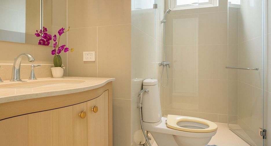 For sale 2 bedrooms condo in Sathon, Bangkok