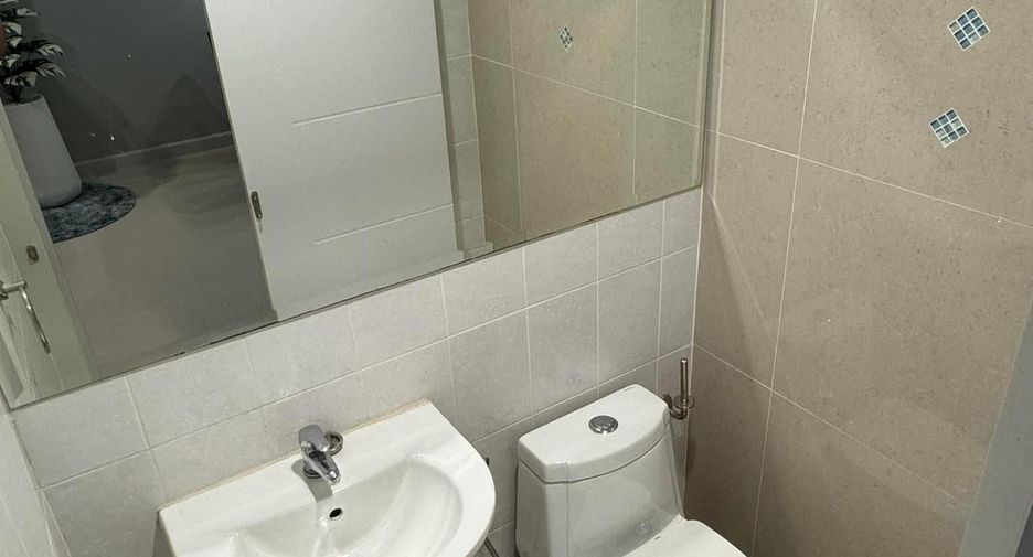 For rent 3 ベッドルーム townhouse in Chom Thong, Bangkok