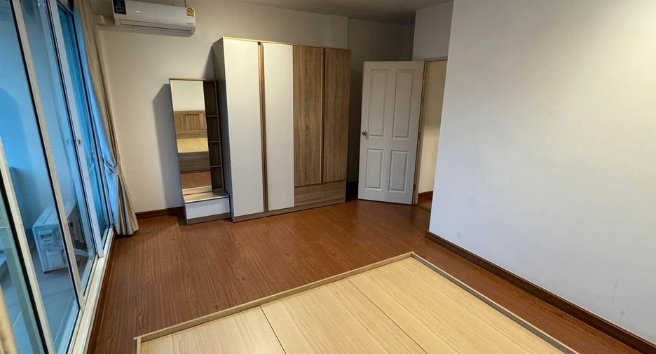 For rent 3 ベッドルーム townhouse in Chom Thong, Bangkok