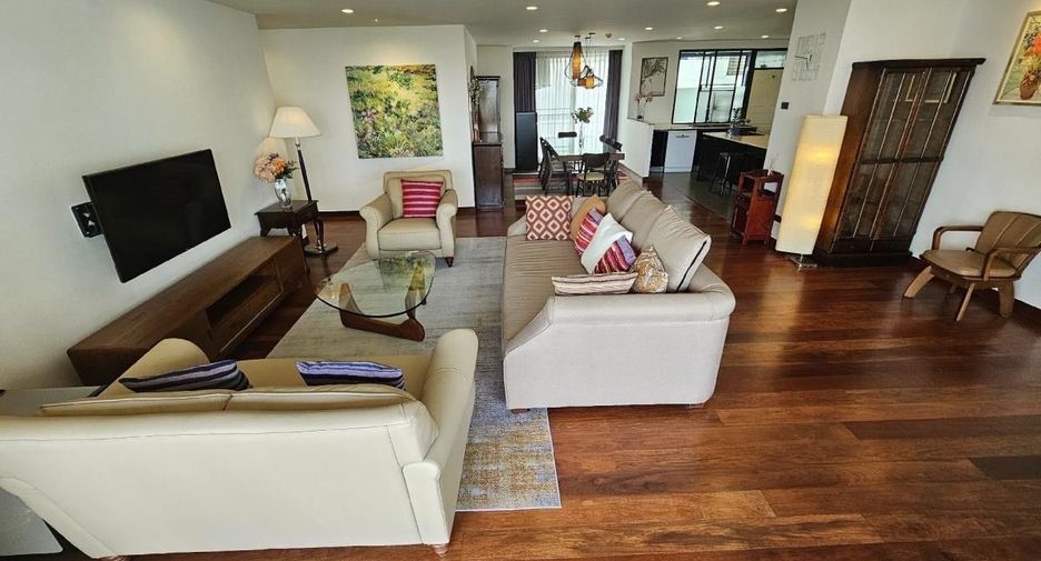 For rent 3 bedrooms condo in Watthana, Bangkok