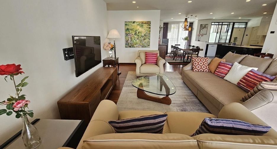 For rent 3 bedrooms condo in Watthana, Bangkok