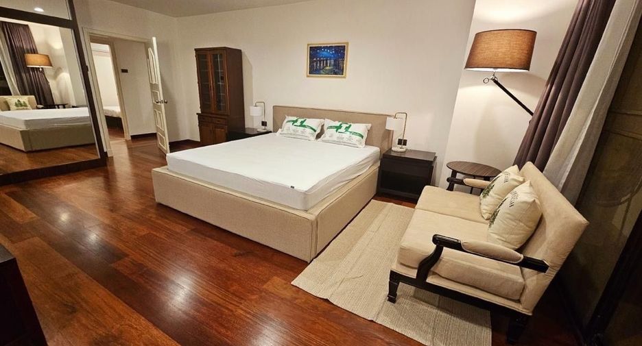 For rent 3 bedrooms condo in Watthana, Bangkok