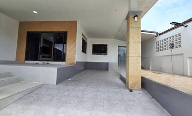 Casa en alquiler de 3 habitaciones en Thalang, Phuket