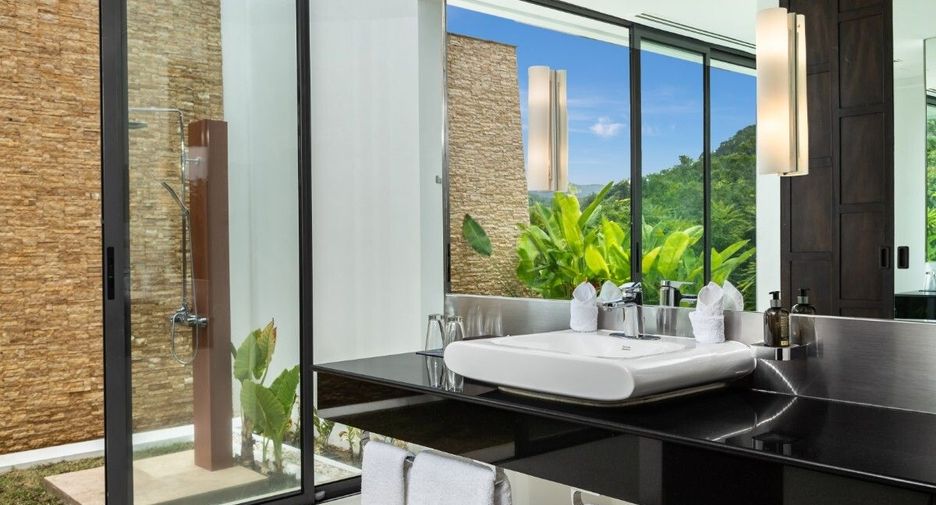 For sale 5 bedrooms villa in Kathu, Phuket