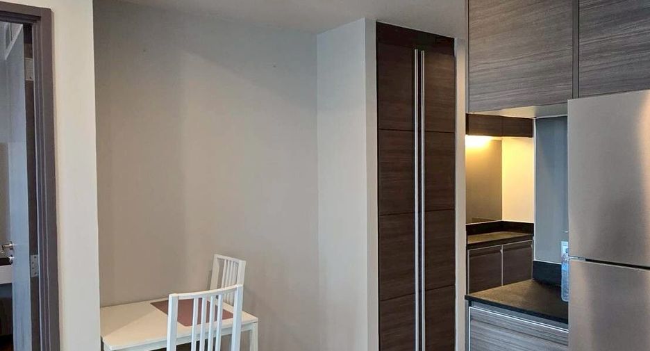For rent 1 bed condo in Khlong Toei, Bangkok