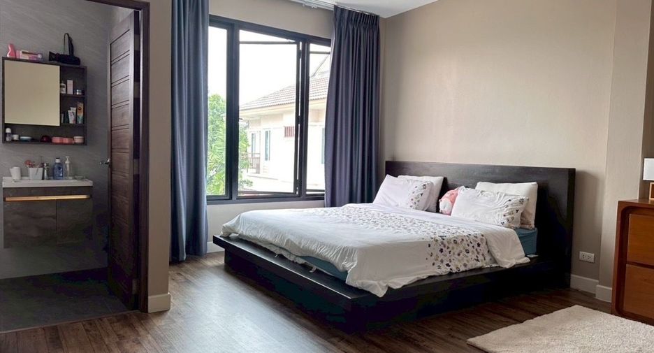 For sale and for rent 3 bedrooms house in Wang Thonglang, Bangkok
