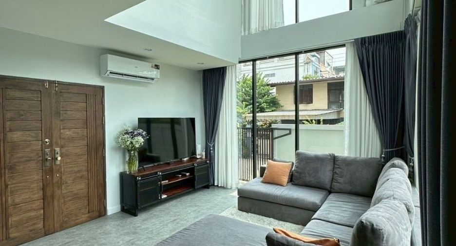 For sale and for rent 3 bedrooms house in Wang Thonglang, Bangkok