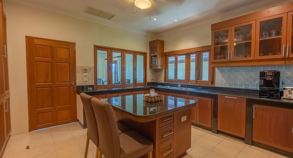 For rent 5 bedrooms villa in Thalang, Phuket