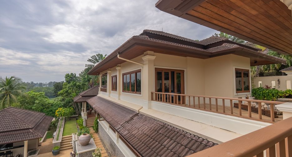 For rent 5 bedrooms villa in Thalang, Phuket