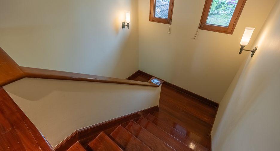 For rent 5 bedrooms villa in Thalang, Phuket