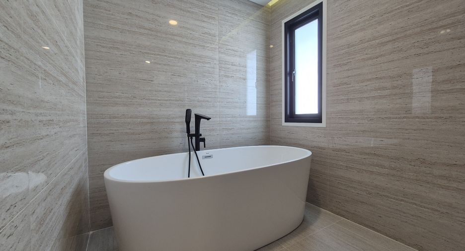 Haus zum Kauf mit 4 Zimmer in Mueang Phuket, Phuket