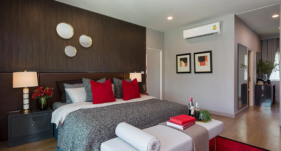 For sale 4 bedrooms house in Khlong Sam Wa, Bangkok
