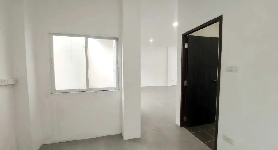 For rent retail Space in Mueang Phuket, Phuket