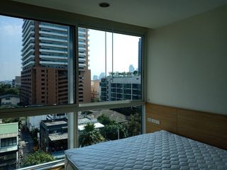 Condo en alquiler de 3 habitaciones en Khlong Toei, Bangkok