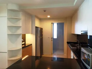 Condo en alquiler de 3 habitaciones en Khlong Toei, Bangkok