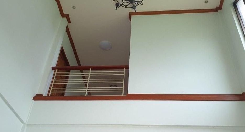For sale and for rent 6 bedrooms house in Wang Thonglang, Bangkok