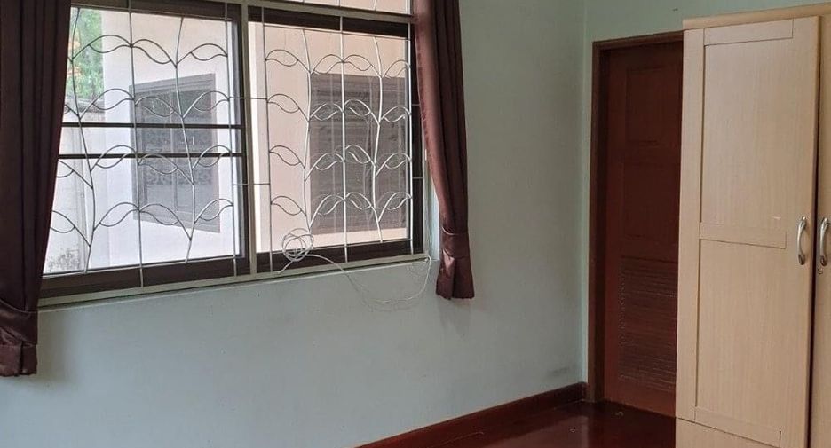 For sale and for rent 6 bedrooms house in Wang Thonglang, Bangkok