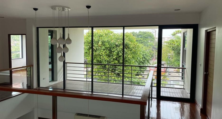 For sale 4 bedrooms house in Lat Phrao, Bangkok