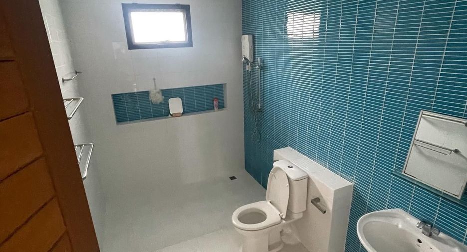 For sale 4 bedrooms house in Lat Phrao, Bangkok