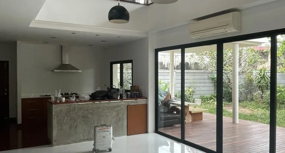For sale 4 bedrooms house in Lat Phrao, Bangkok