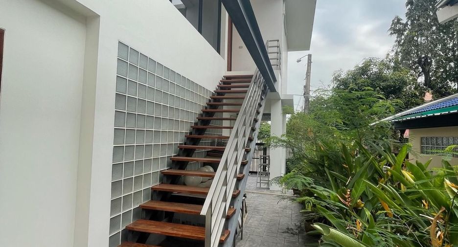 For sale 4 bedrooms house in Lat Phrao, Bangkok