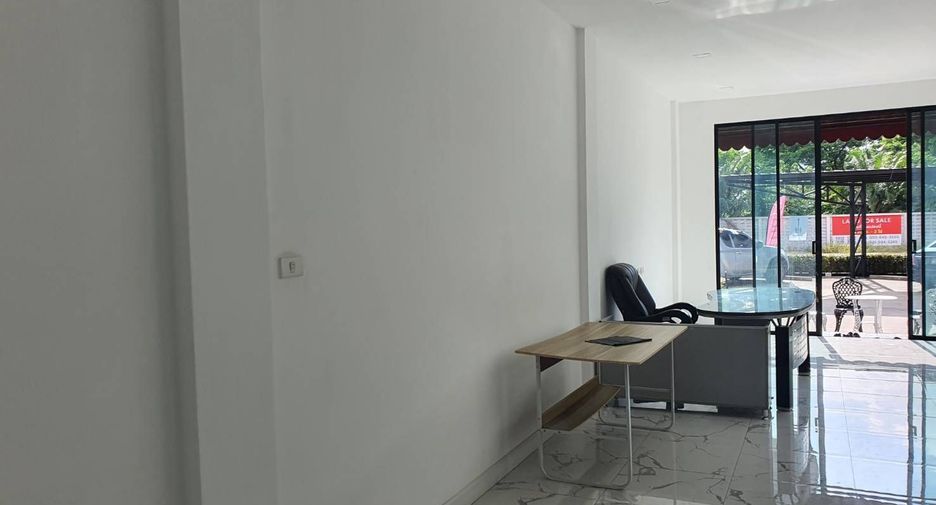 For sale 3 bedrooms townhouse in Saphan Sung, Bangkok