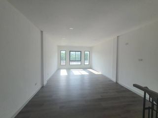 Reihenhaus zum Kauf mit 3 Zimmer in Saphan Sung, Bangkok
