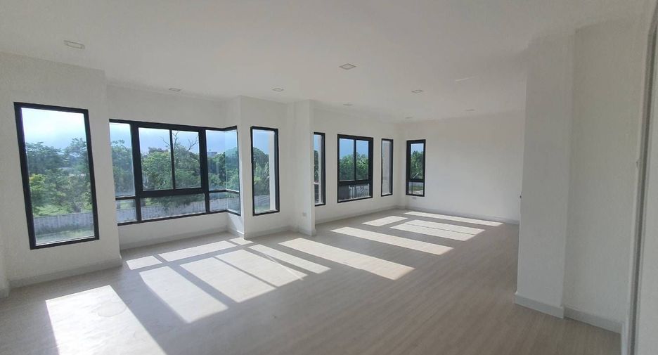 For sale 3 bedrooms townhouse in Saphan Sung, Bangkok