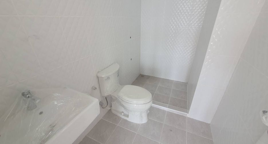 For sale 3 bedrooms townhouse in Saphan Sung, Bangkok