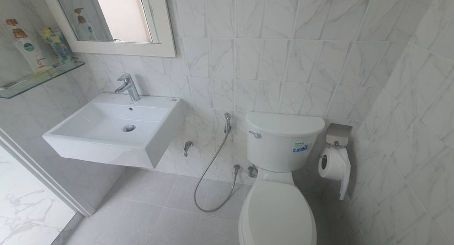 For sale 3 bedrooms townhouse in Saphan Sung, Bangkok