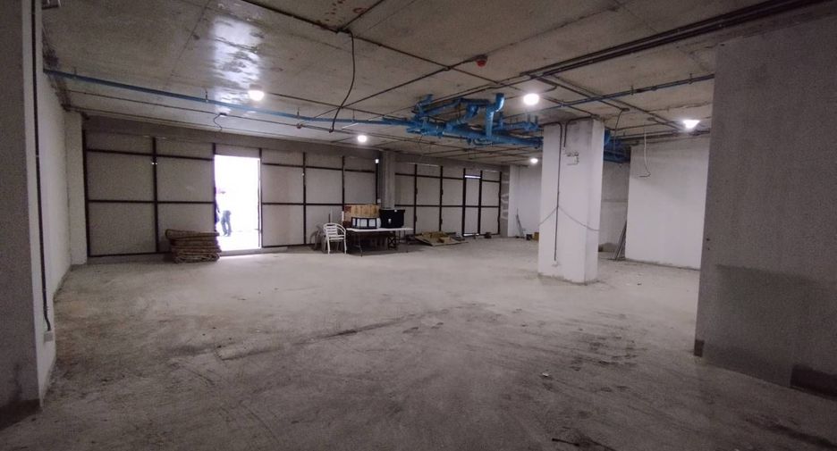 For rent retail Space in Khlong Toei, Bangkok