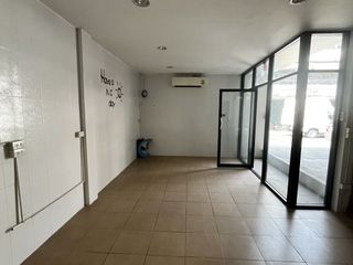 For rent 6 bedrooms retail Space in Bang Kho Laem, Bangkok