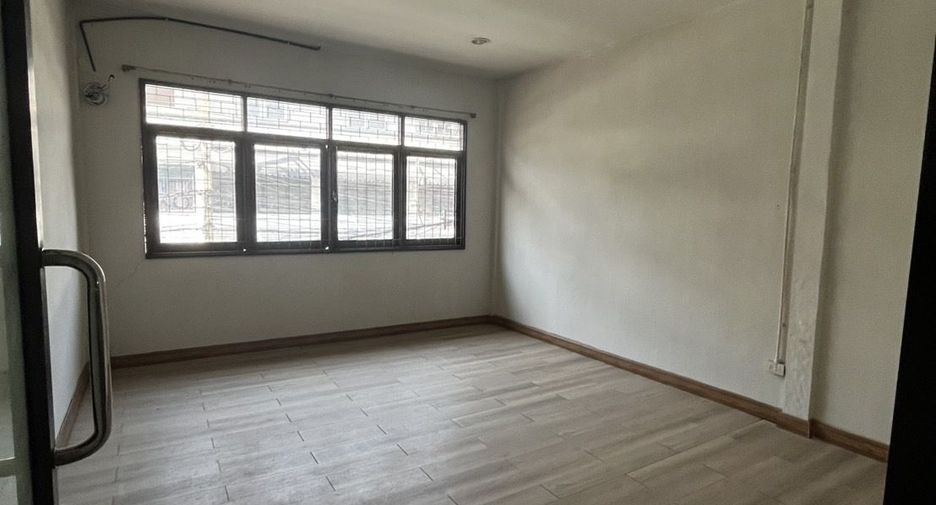 For rent 6 bedrooms retail Space in Bang Kho Laem, Bangkok