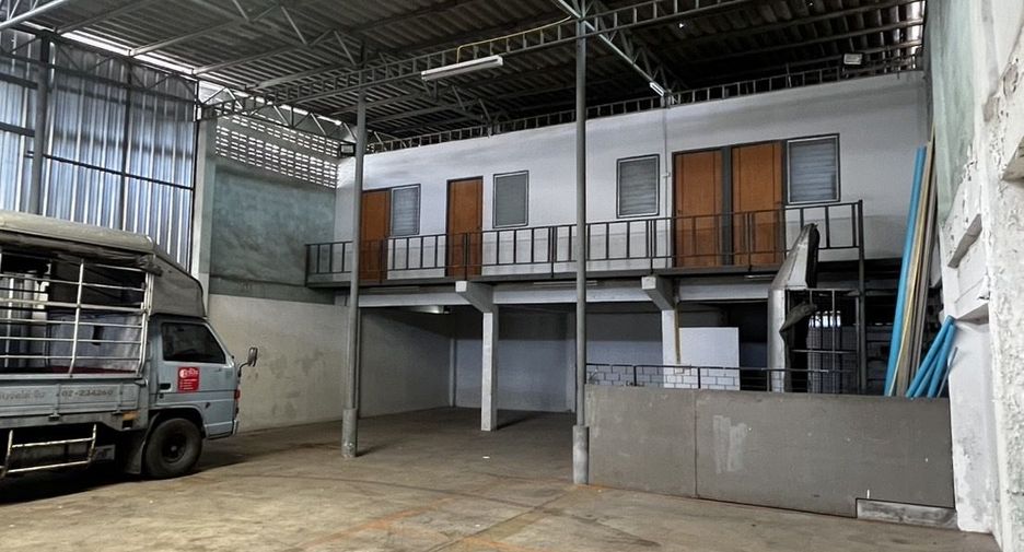 For rent 6 bedrooms retail Space in Bang Kho Laem, Bangkok