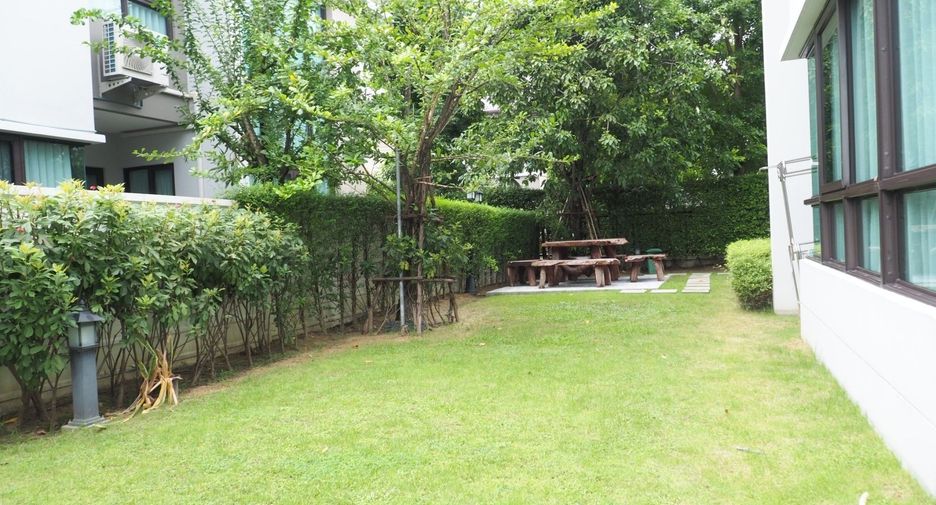 For sale 4 bedrooms house in Taling Chan, Bangkok