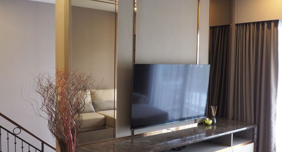 For sale 4 bedrooms house in Taling Chan, Bangkok