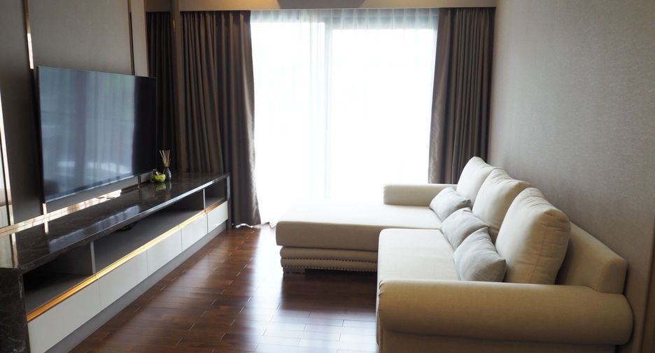 For sale 4 bedrooms house in Taling Chan, Bangkok