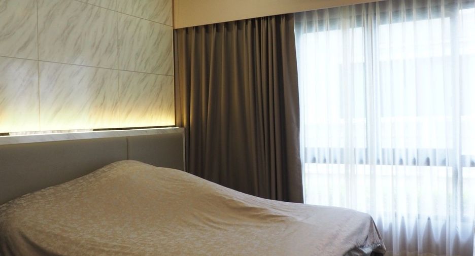 For sale 4 bedrooms house in Taling Chan, Bangkok