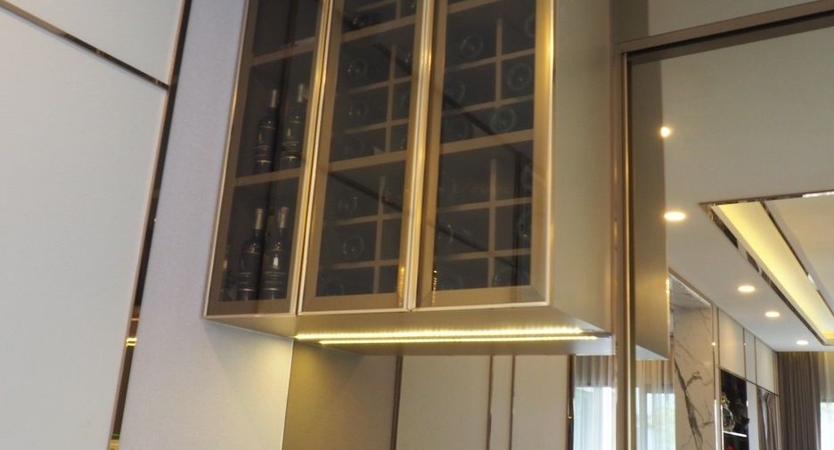For sale 4 bedrooms house in Taling Chan, Bangkok