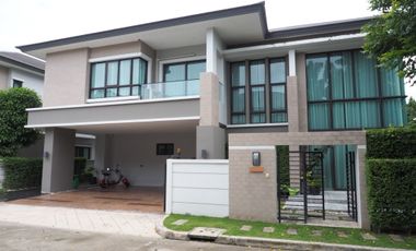 For sale 4 bedrooms house in Taling Chan, Bangkok