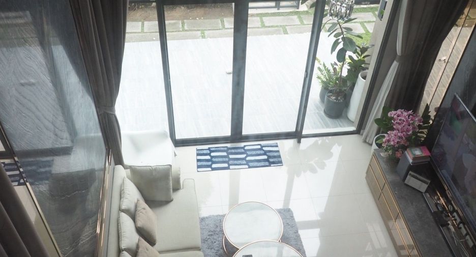 For sale 4 bedrooms house in Taling Chan, Bangkok