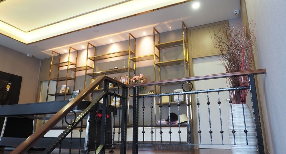 For sale 4 bedrooms house in Taling Chan, Bangkok