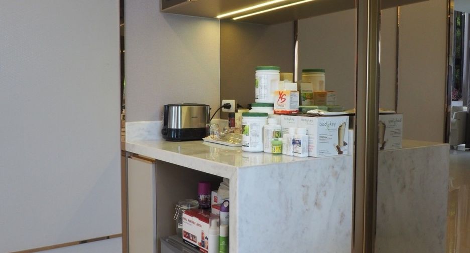 For sale 4 bedrooms house in Taling Chan, Bangkok
