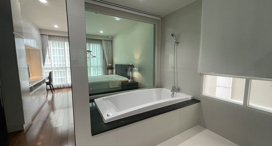 À louer 2 chambres condo à Pathum Wan, Bangkok