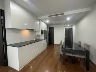 À louer 2 chambres condo à Pathum Wan, Bangkok
