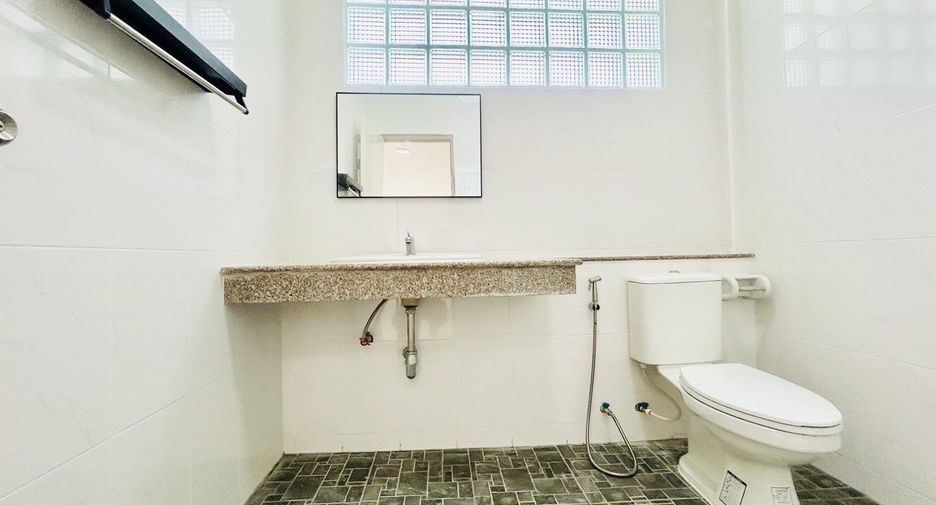 For sale 2 bedrooms townhouse in Thalang, Phuket