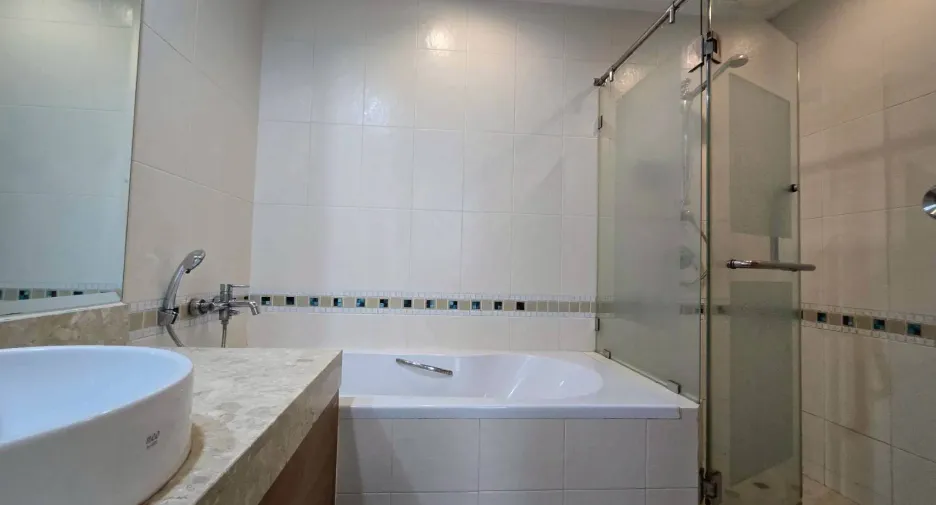 Condo en alquiler de 1 habitaciones en Khlong Toei, Bangkok
