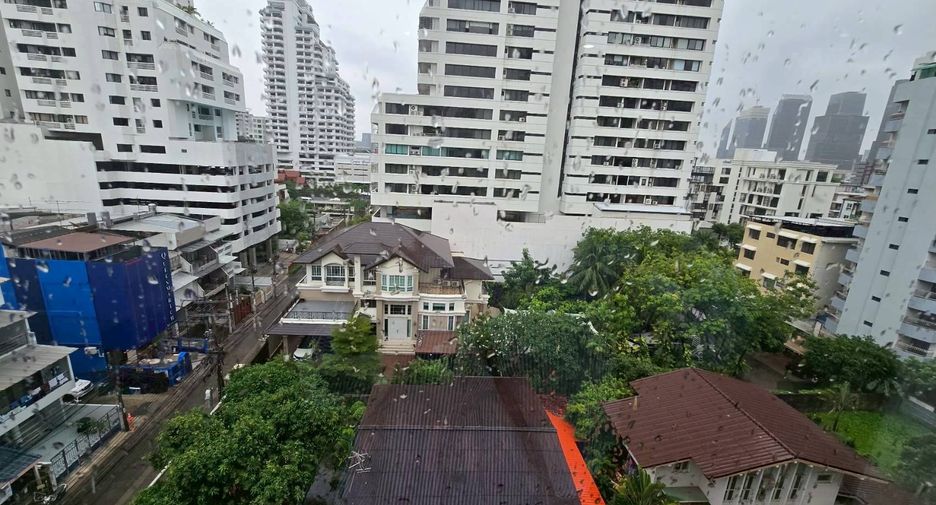 For rent 1 bed condo in Khlong Toei, Bangkok