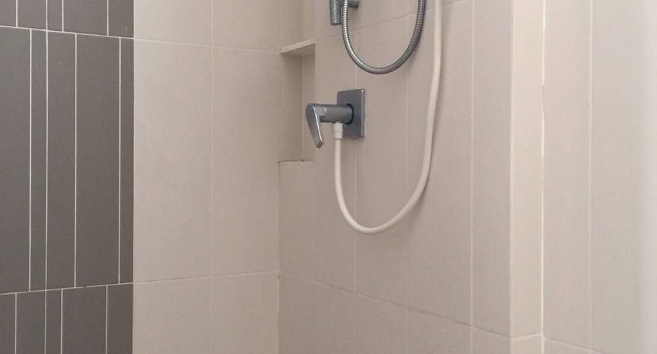 For rent 3 bedrooms townhouse in Bang Kapi, Bangkok